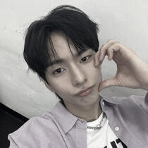 shin he/him, synth player of SOUR CANDY