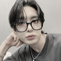 vasillios he/him, vampire loser + fake-bf influencer